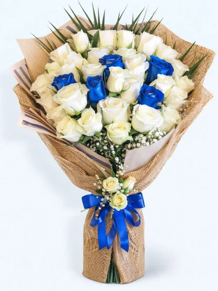 30 Mavi Beyaz Gül Buketi -  Salonofisbitkileri - Açelya Çiçek