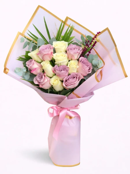 13 Lila Beyaz Gül Buketi