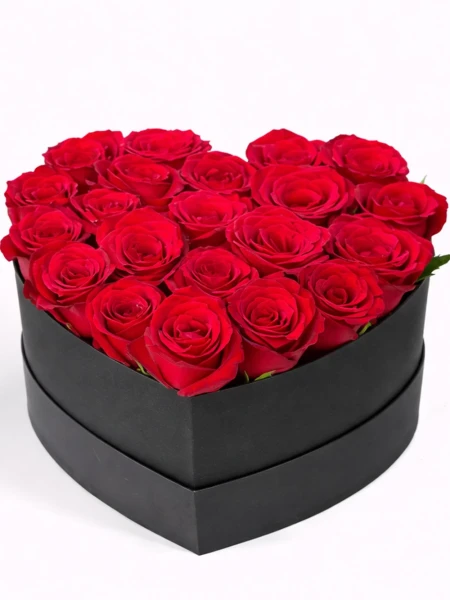 Kalp Kutuda 21 Kırmızı Gül